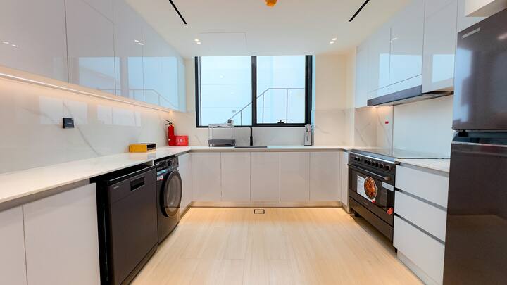 Binghatti Corner – 2 BHK High-grade Apartment 16 svg%3E