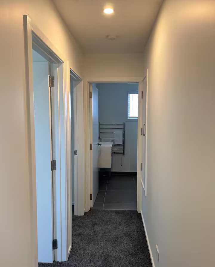 Unit 5 – Apartment on Armagh Street 15 svg%3E