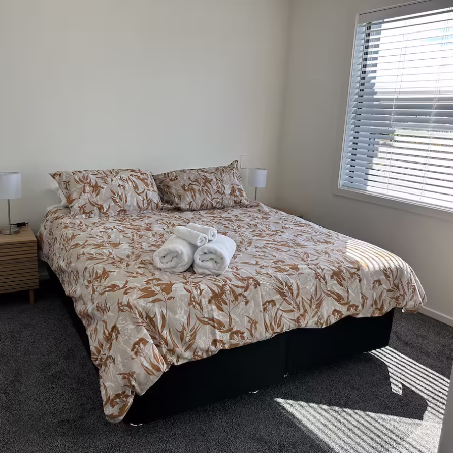 Unit 2 – Apartment on Armagh Street 6 svg%3E
