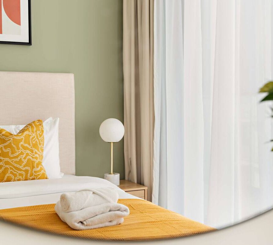 1BDR Stay | Binghatti Luna | JVC . 2 svg%3E